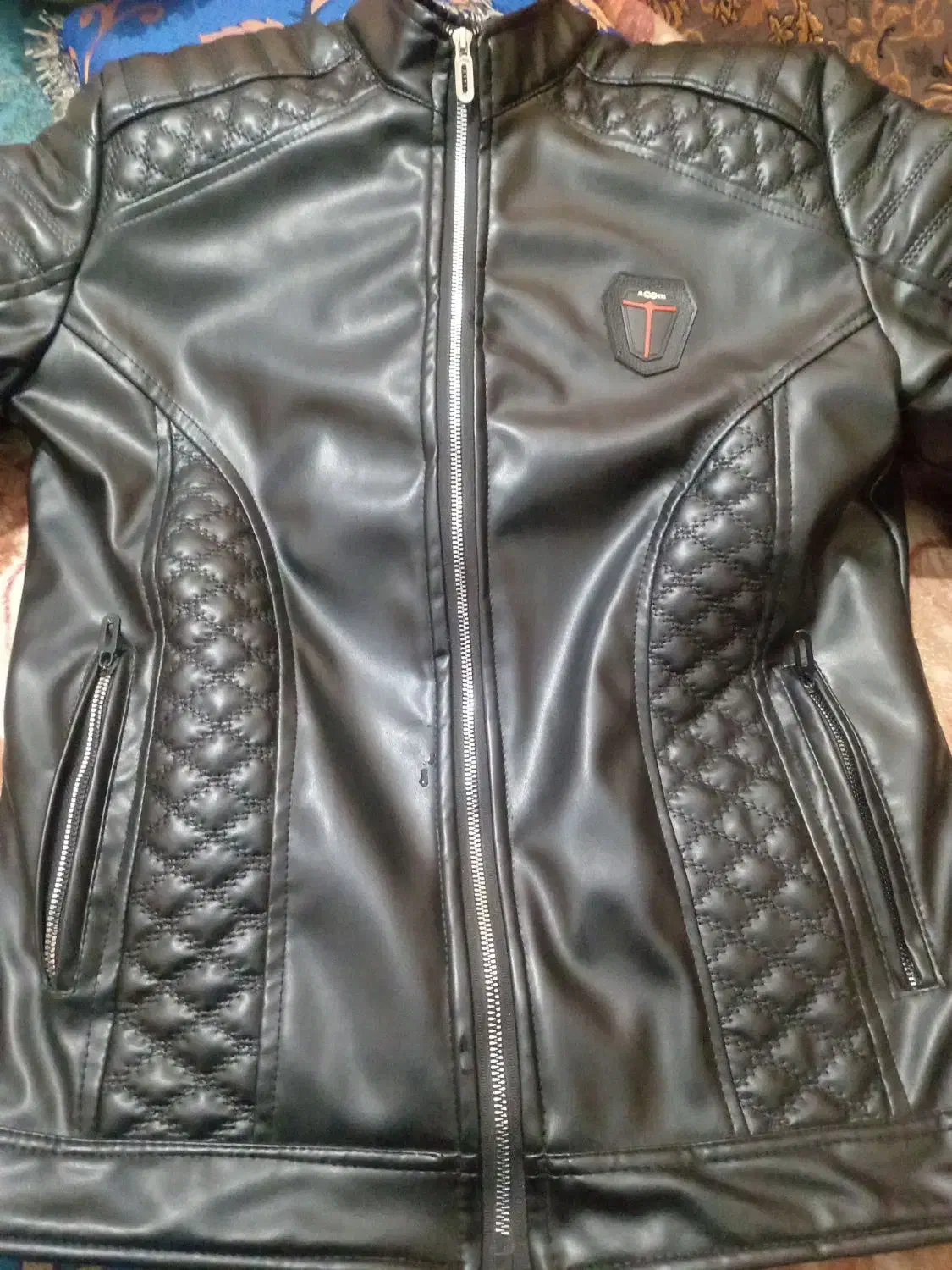 کافشنچرمی|لباس|ایرانشهر, |دیوار