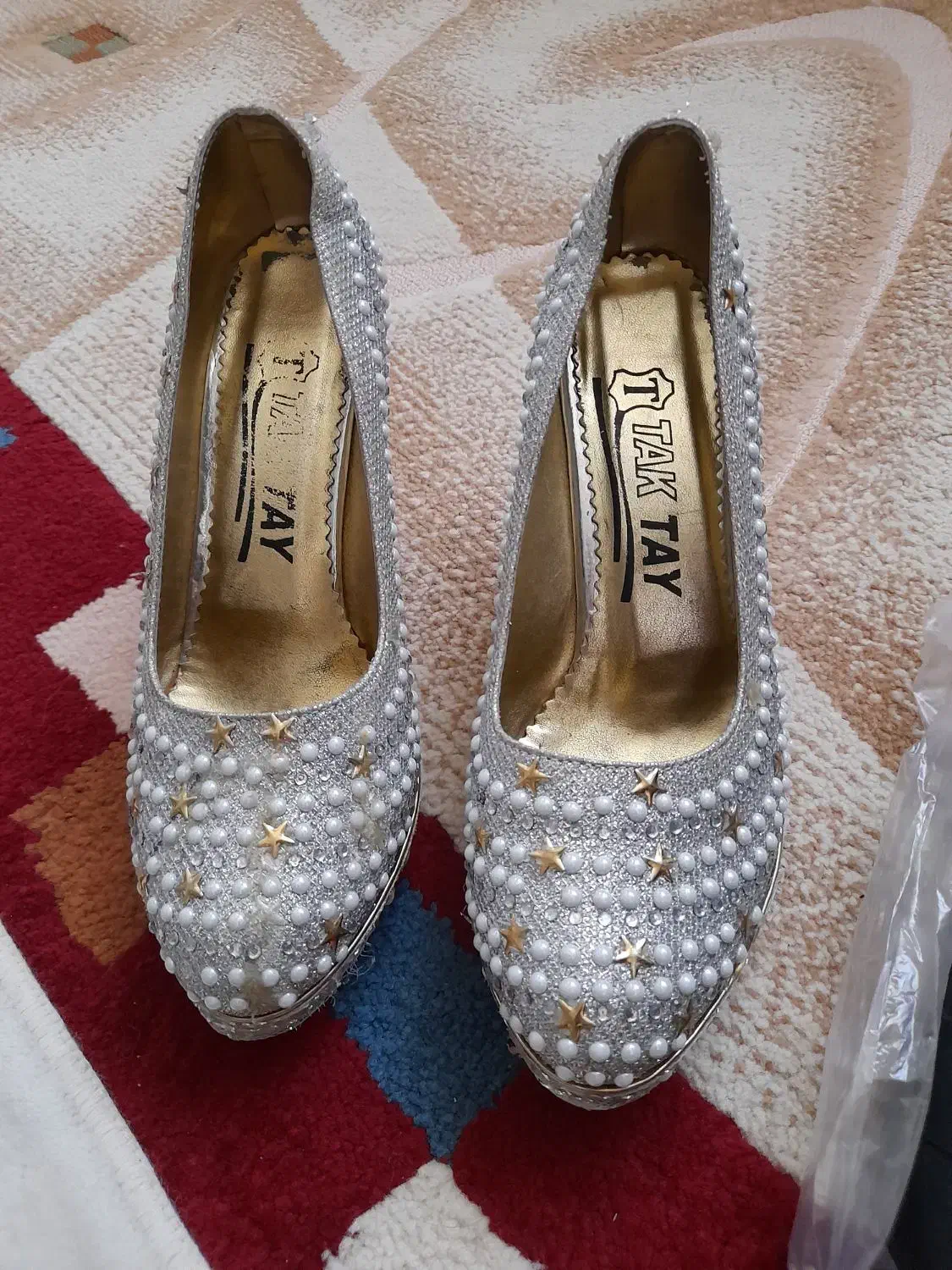 کفش مجلسی|کیف، کفش، کمربند|نقده, |دیوار