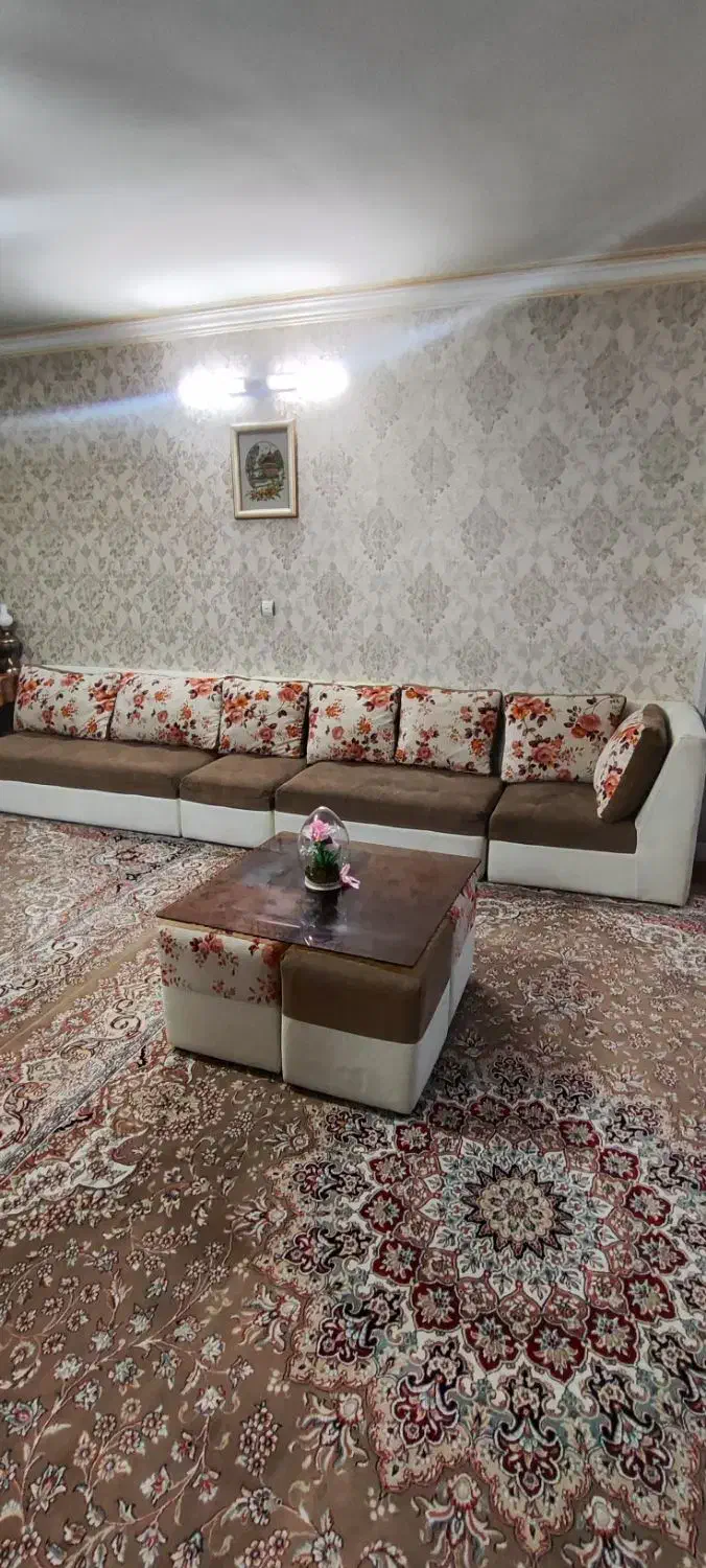 مبل ال ۷نفره به همراه پاف|مبلمان خانگی و میز عسلی|کهریزک, |دیوار