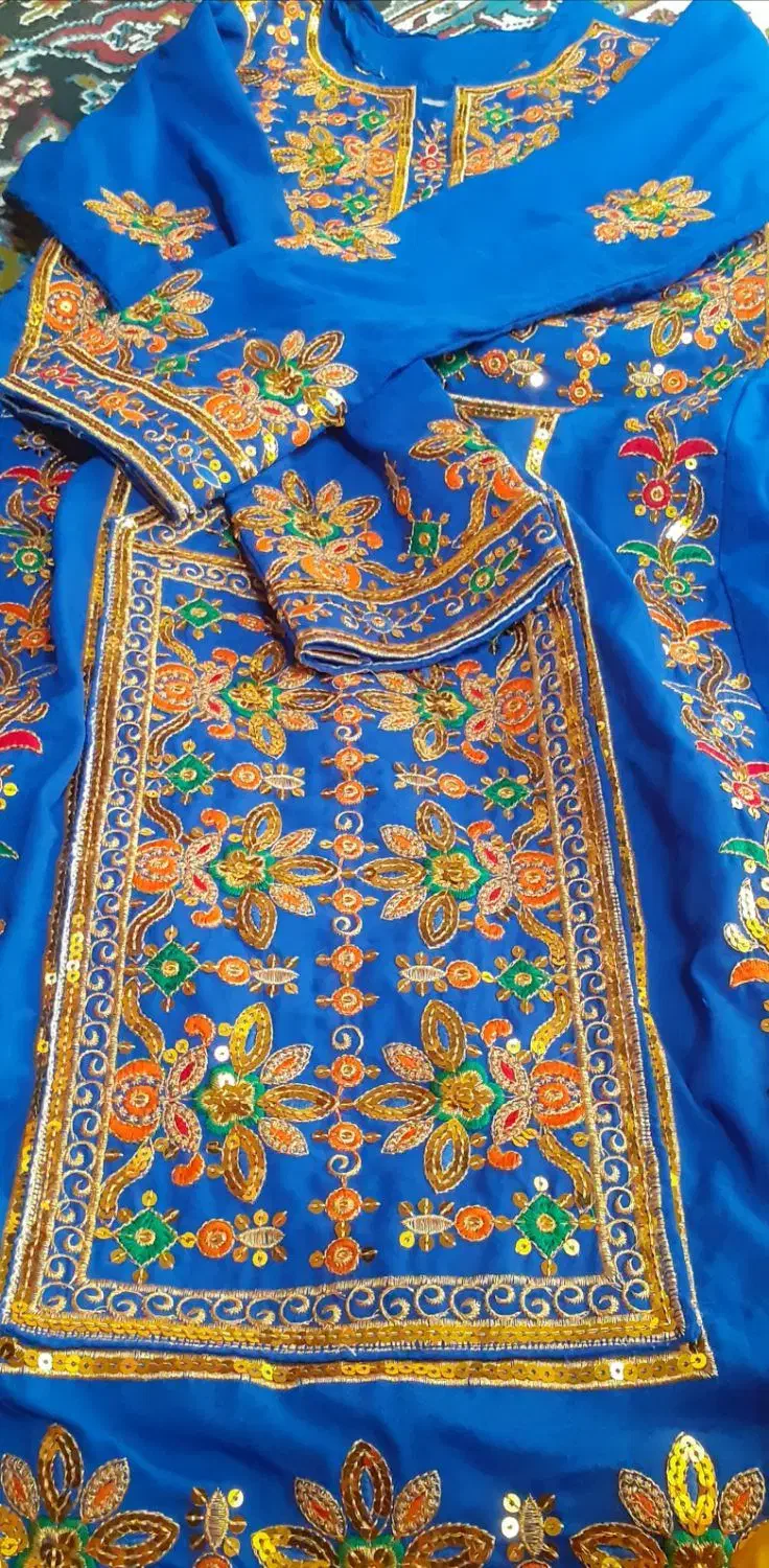 لباس چادر با بدن آستین عوض میکنم|لباس|سراوان, |دیوار