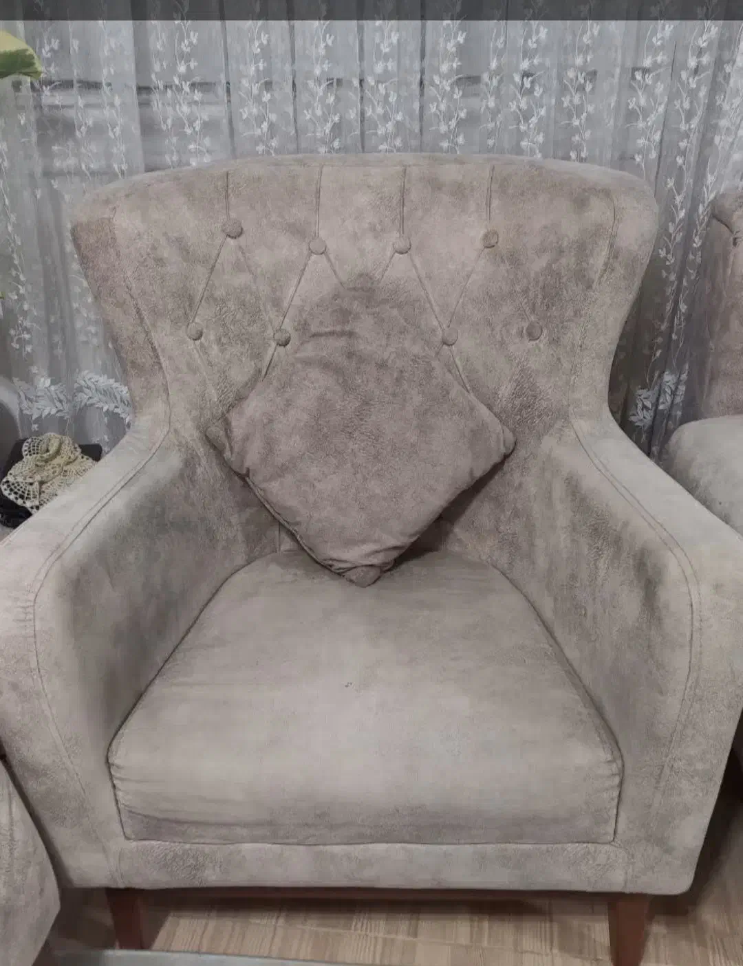 مبل چستر۷ نفره|مبلمان خانگی و میز عسلی|رشت, پل تالشان|دیوار