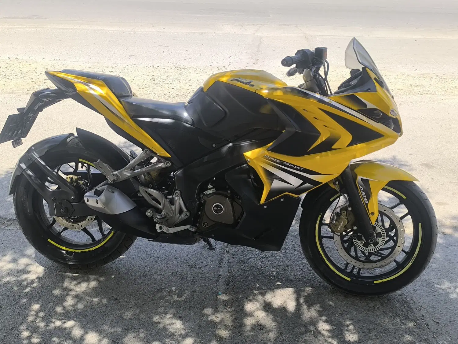 RS200|موتورسیکلت|همدان, |دیوار