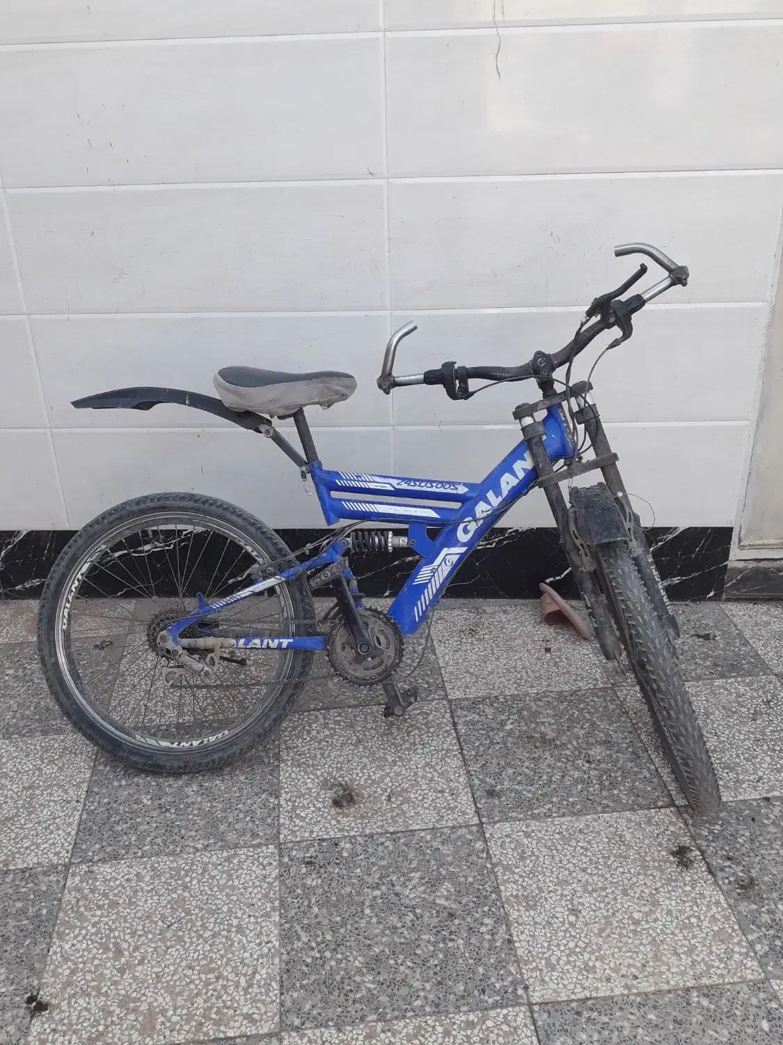 دوچرخه|دوچرخه، اسکیت، اسکوتر|تربت جام, میان جام|دیوار