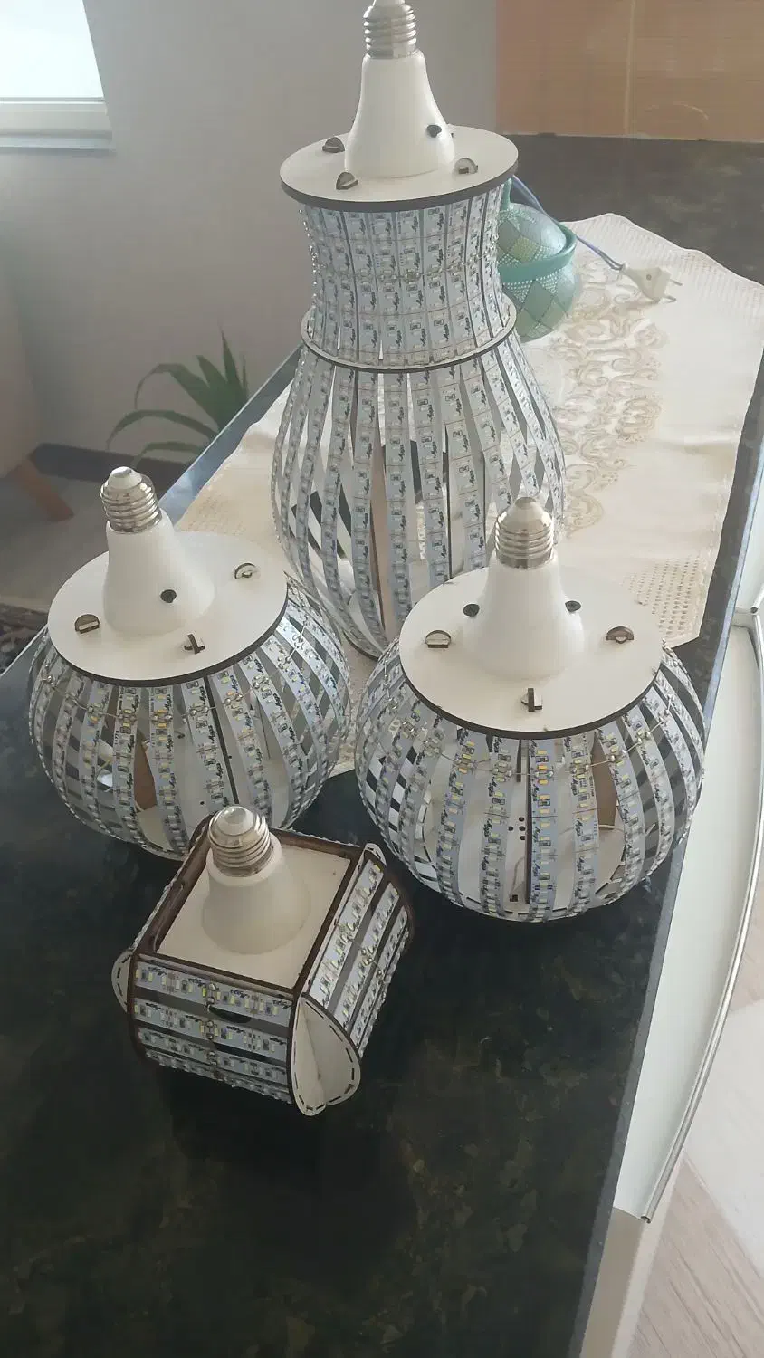 لامپ دستساز ۸ پیکسل|لامپ و چراغ|سقز, |دیوار