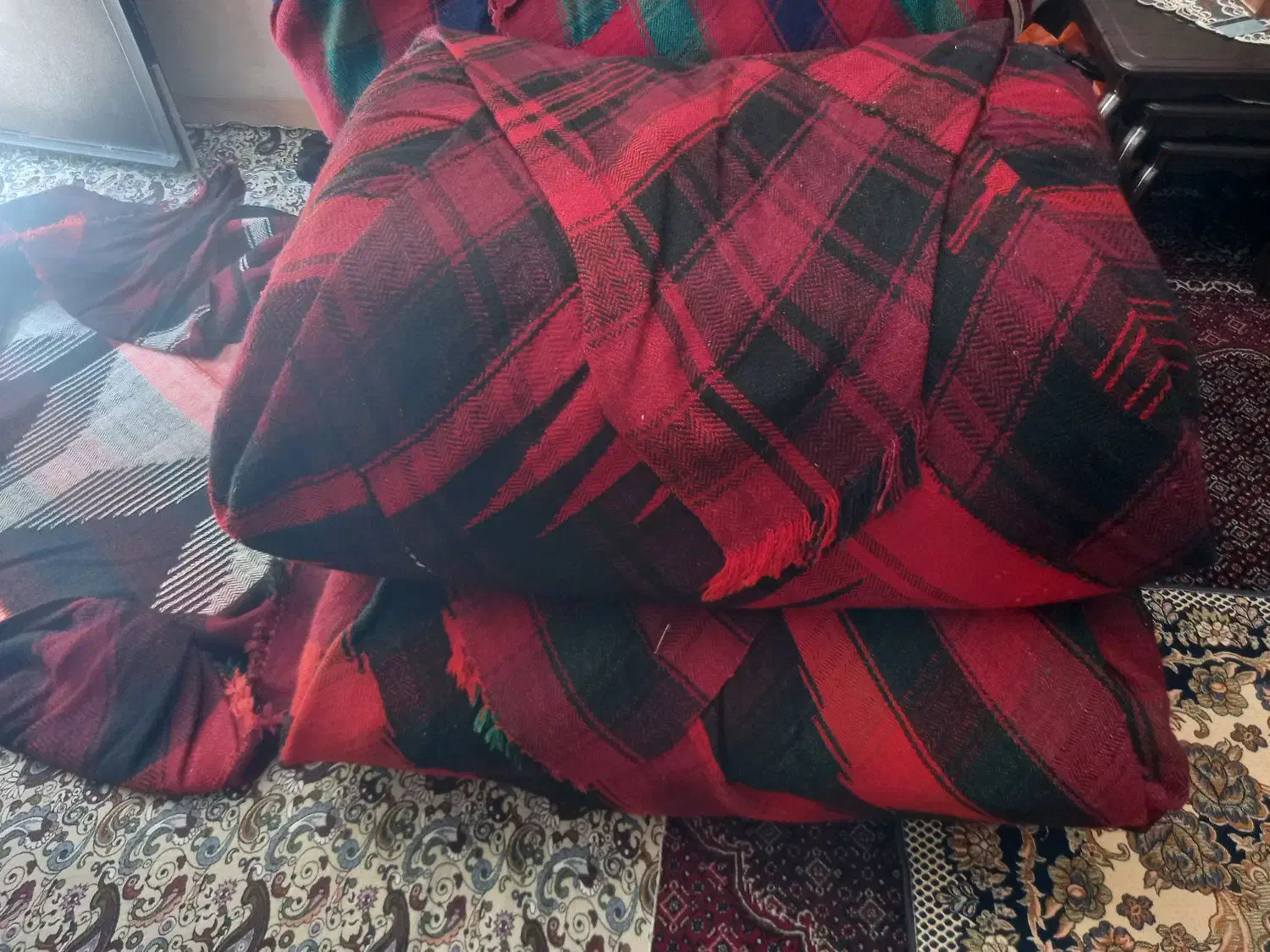 شش عدد موج|فرش|کرمانشاه, |دیوار