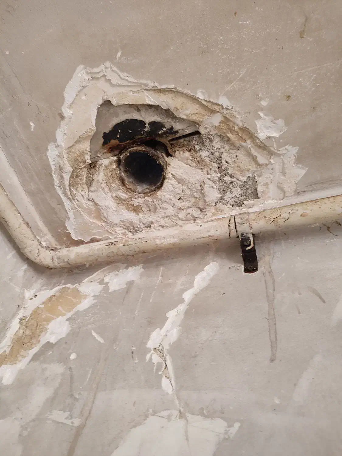 رنگ آمیزی ساختمان و بتونه کناف|خدمات پیشه و مهارت|یاسوج, |دیوار