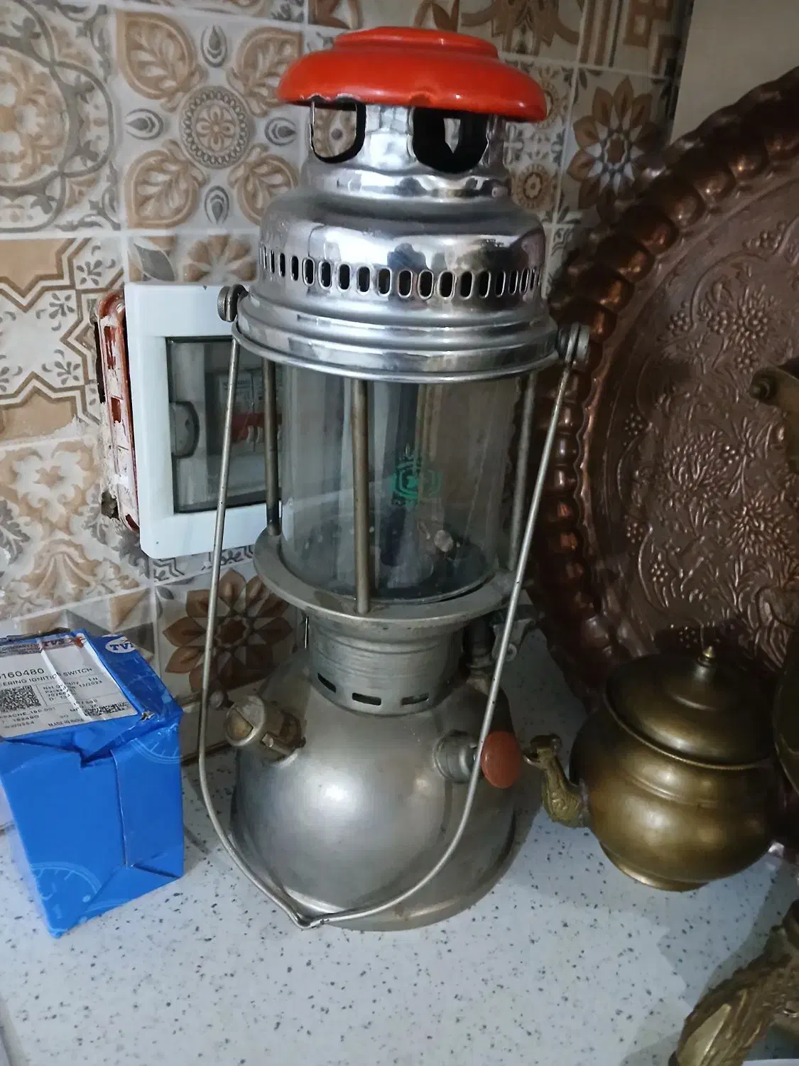 چراغ نفتی|کلکسیون اشیاء عتیقه|بومهن, |دیوار