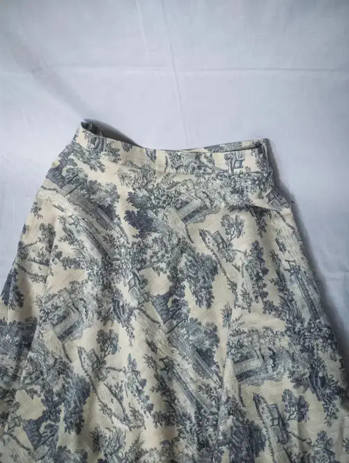 دامن خامه دوزی|لباس|ری, دولتآباد|دیوار