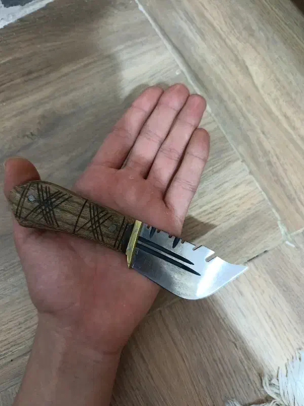 چاقو|کلکسیون اشیاء عتیقه|اراک, |دیوار