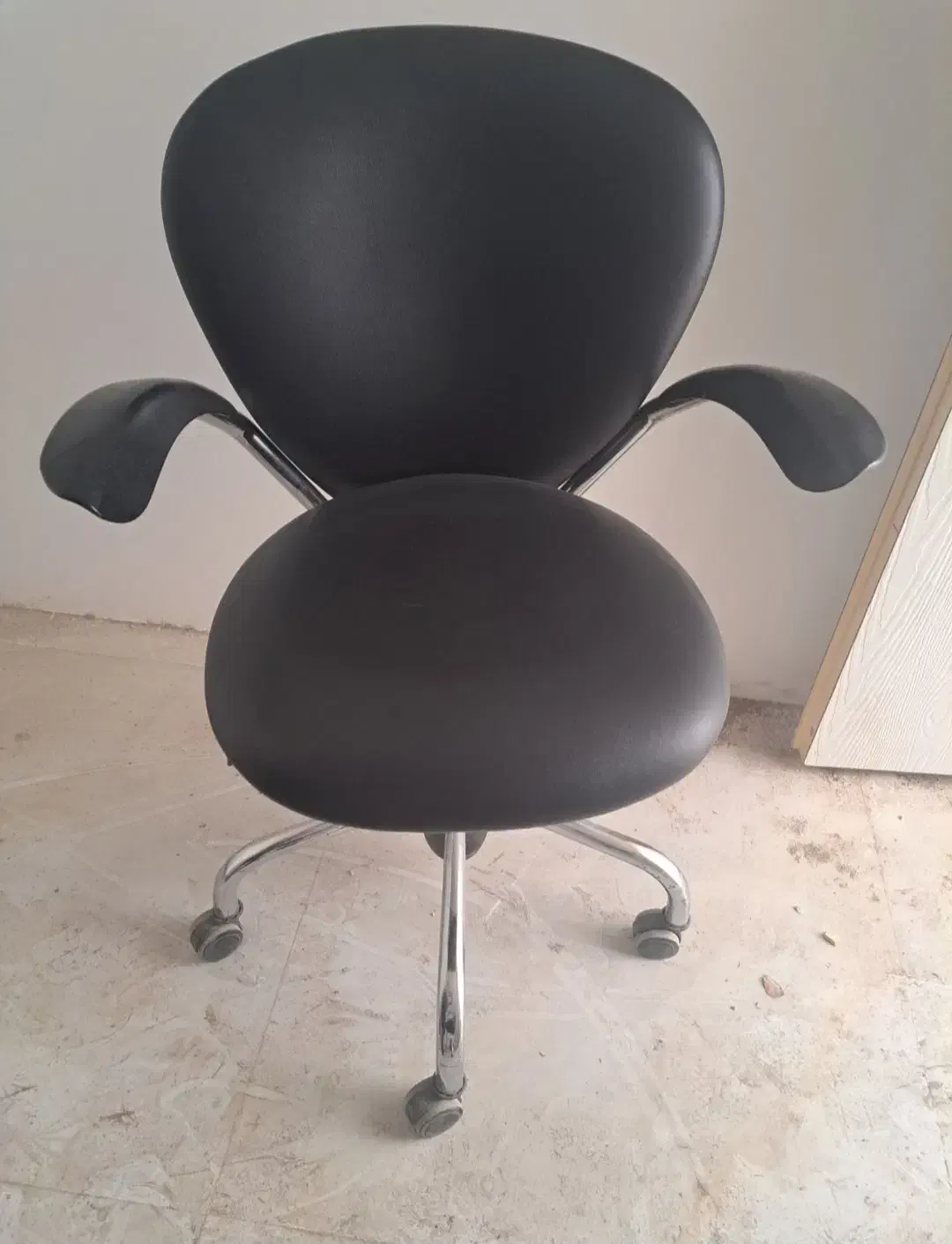 صندلی|مبلمان اداری|شهرکرد, |دیوار