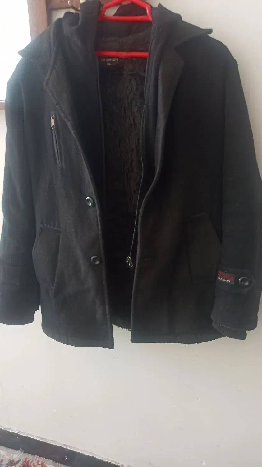 کاپشن|لباس|جهرم, |دیوار