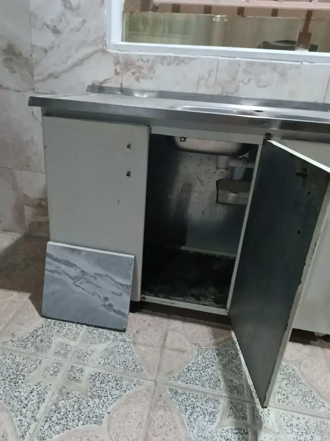 سینک|آب‌چکان و نظم‌دهنده ظروف|گیان, |دیوار