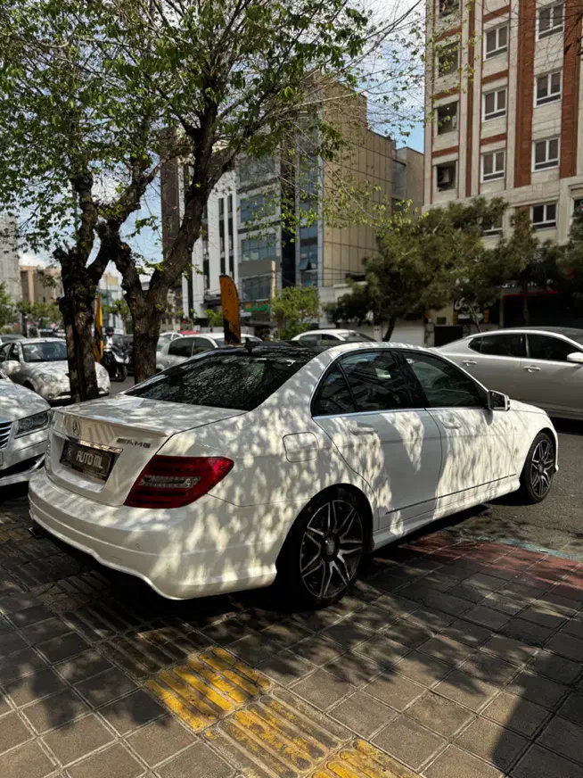 بنز c200 سفید 2013|خودرو سواری و وانت|تهران, درختی|دیوار