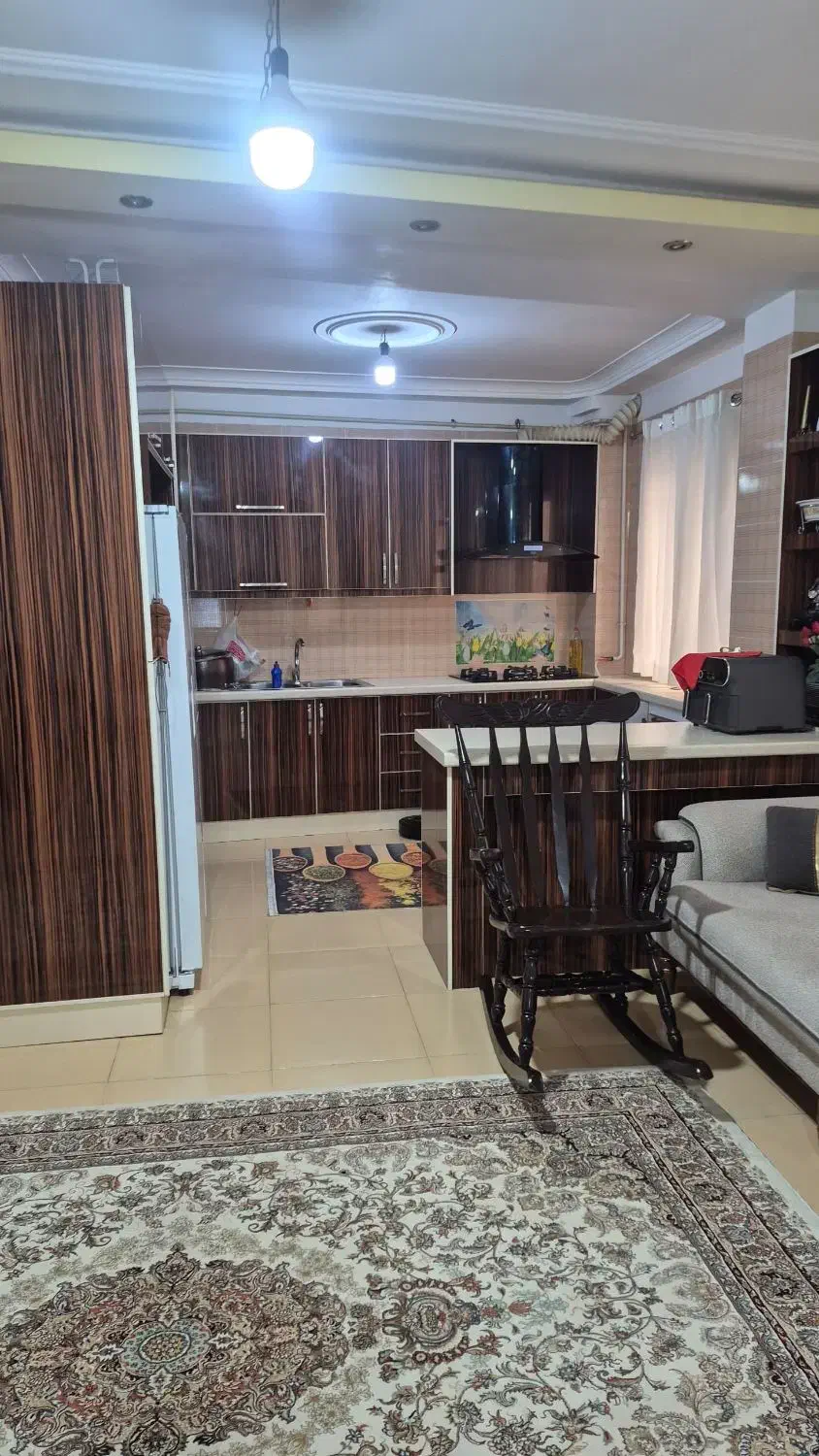 ۸۵متری طبقه اول ،پارکینگ،منظریه ،ولیعصر|اجارهٔ آپارتمان|رشت, منظریه|دیوار