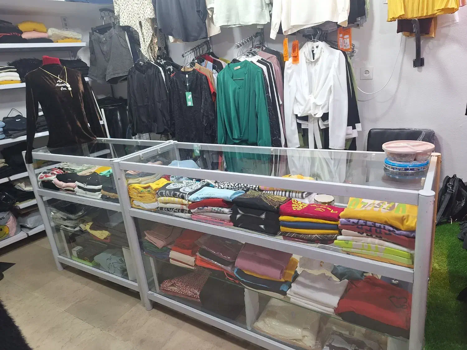 ویترین،مانکن|فروشگاه و مغازه|خمینی‌شهر, |دیوار