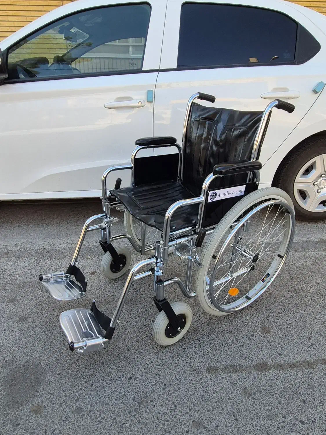 ویلچر سایز بزرگ تایوانی اصلی دو عدد|آرایشی، بهداشتی، درمانی|خمینی‌شهر, |دیوار