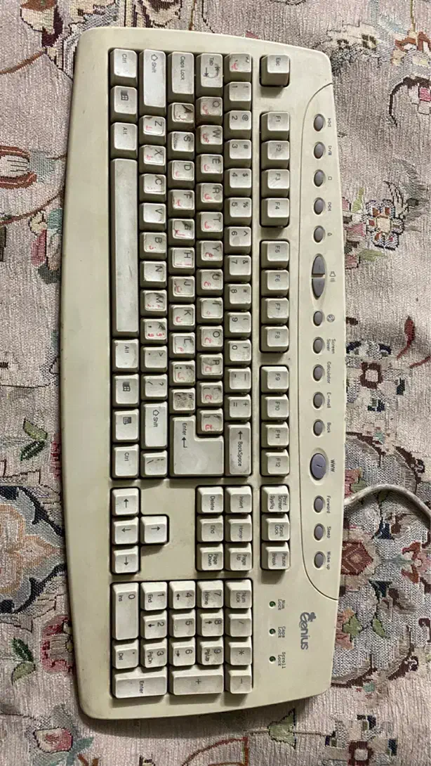 کیبورد قدیمی جنیوس سالم|قطعات و لوازم جانبی رایانه|تهران, منیریه|دیوار