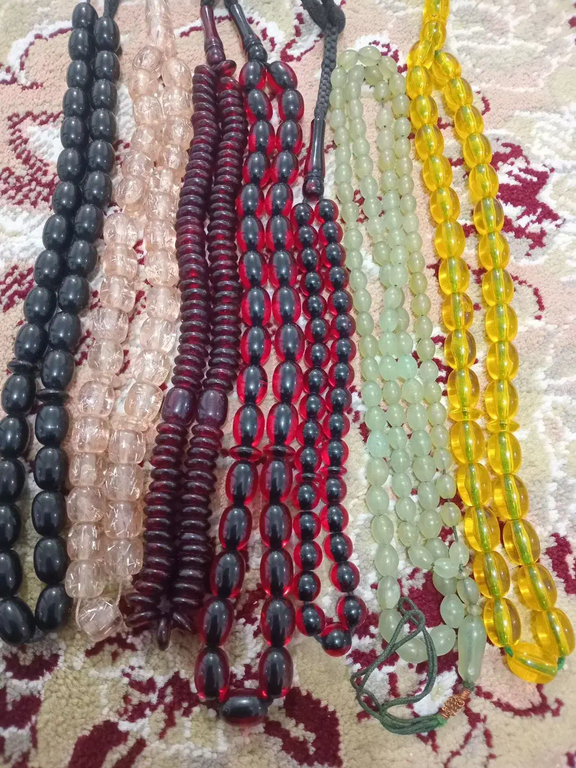 انگشترهای نقره و قدیمی و تسبیح ها شاه مقصود|کلکسیون اشیاء عتیقه|گل تپه, |دیوار