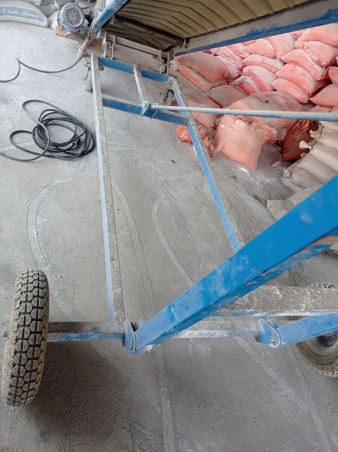 نقاله سیمان|مصالح و تجهیزات ساختمان|برازجان, |دیوار