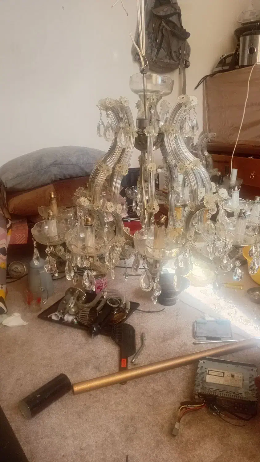 لوستر شیشه ای|لوستر و چراغ آویز|پردیس, فاز ۳|دیوار