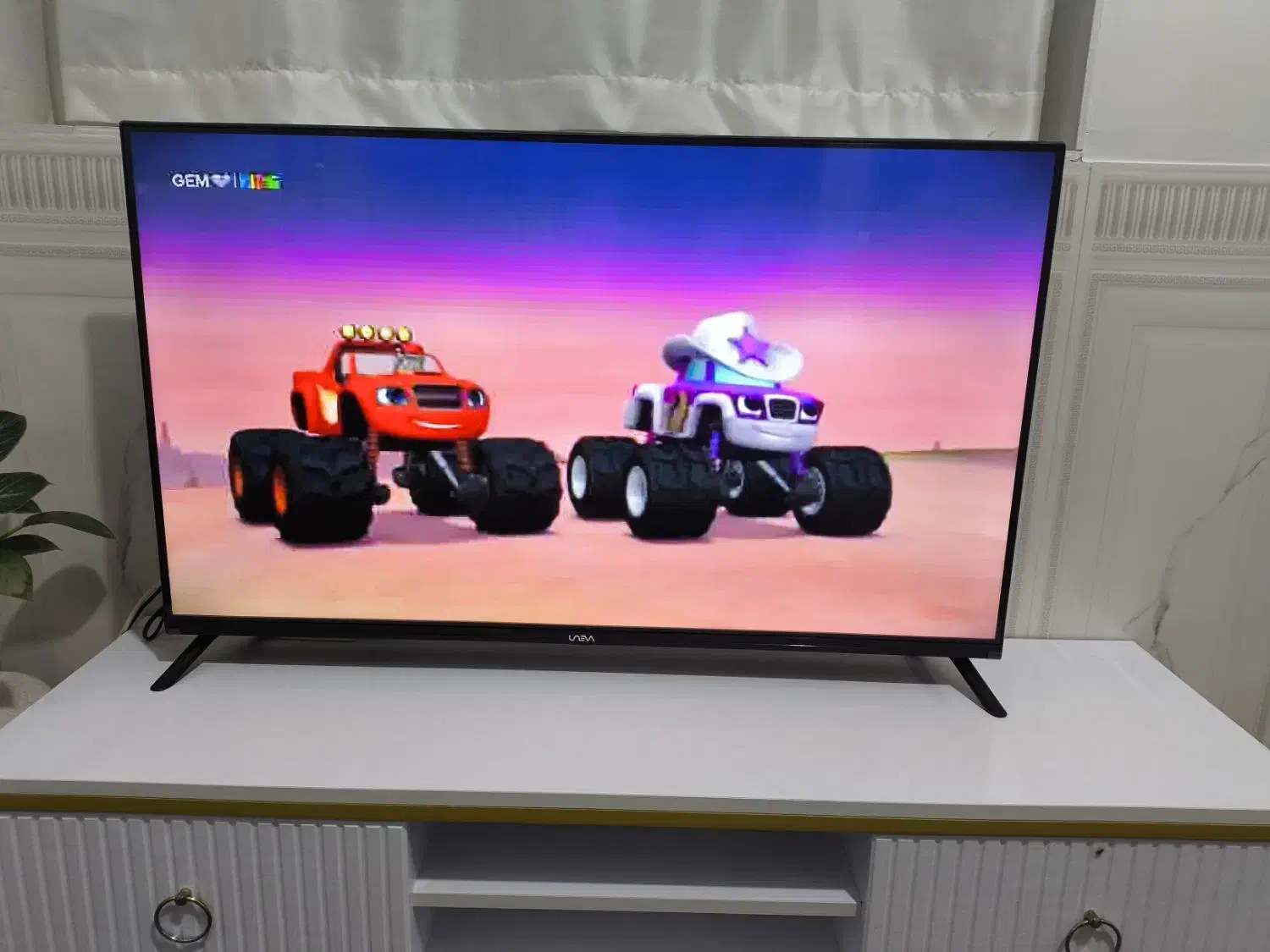 تلویزیون ۴۳ اینچ یونیوا فول اسمارت رسیور دار|تلویزیون و پروژکتور|گرگان, |دیوار