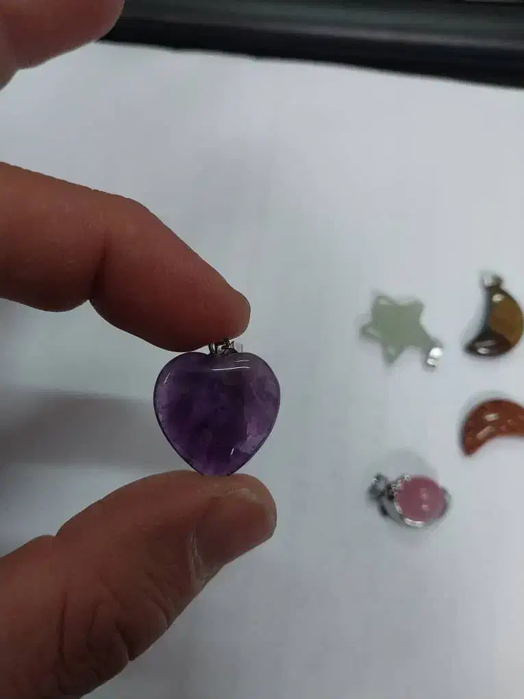 گردن آویز سنگی|جواهرات|اراک, |دیوار