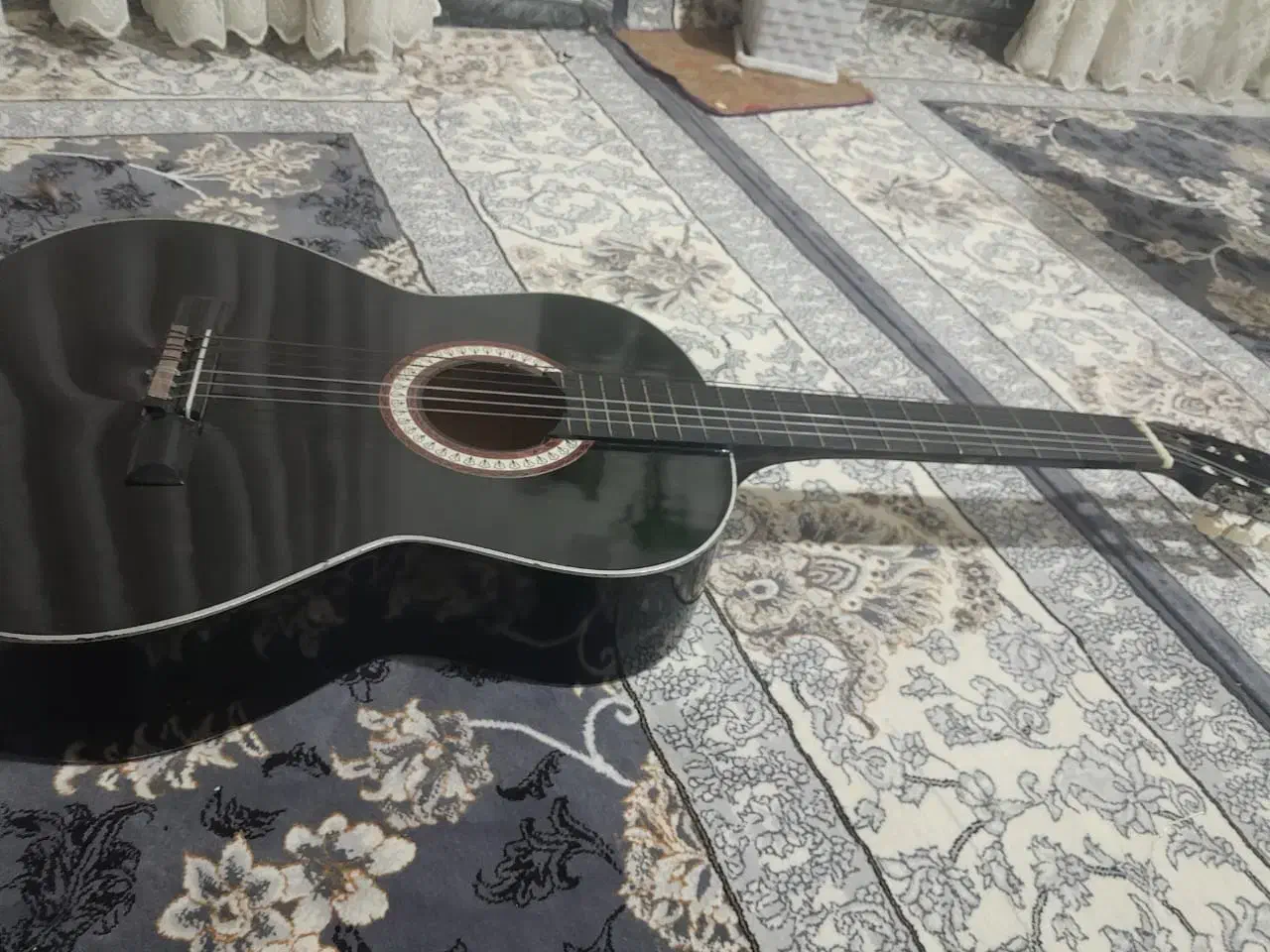 گیتار|گیتار، بیس، امپلیفایر|کوه چنار, |دیوار