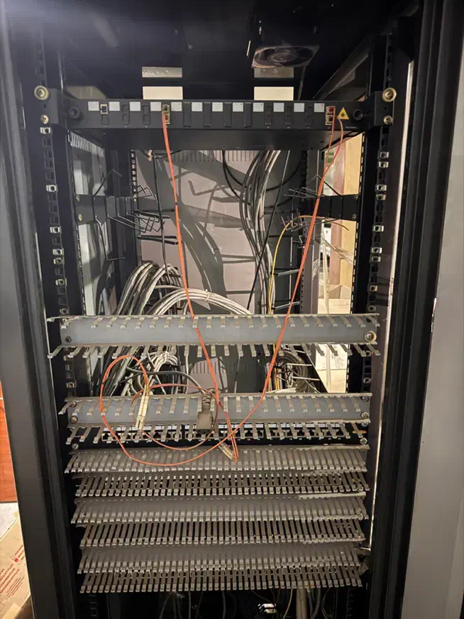 رک تیام همراه سویچ و کابل|مودم و تجهیزات شبکه|اصفهان, پینارت|دیوار