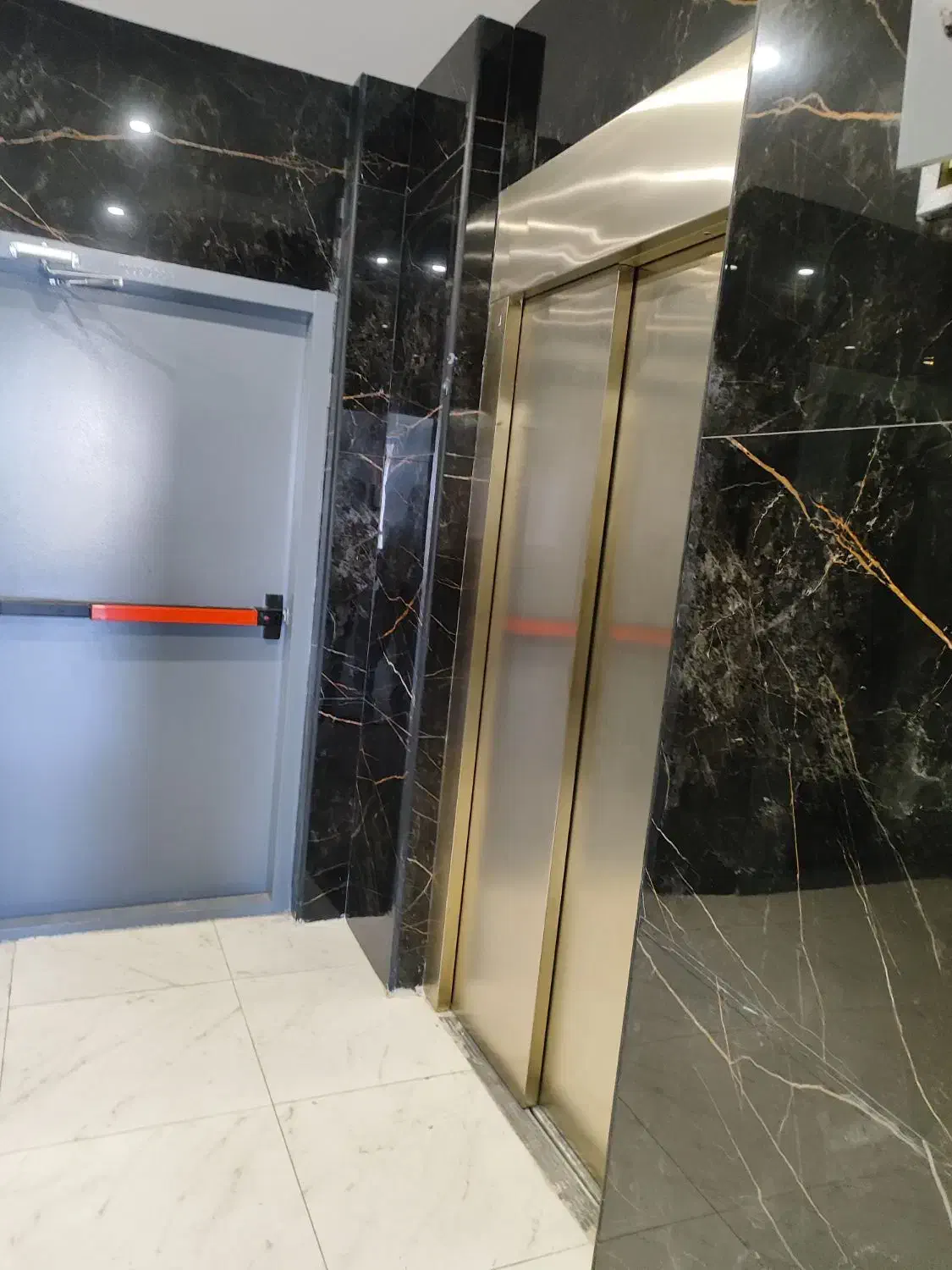 ۸۵ متر سعدی شمالی (اداری)|فروش دفتر کار، اتاق اداری، مطب|زنجان, |دیوار