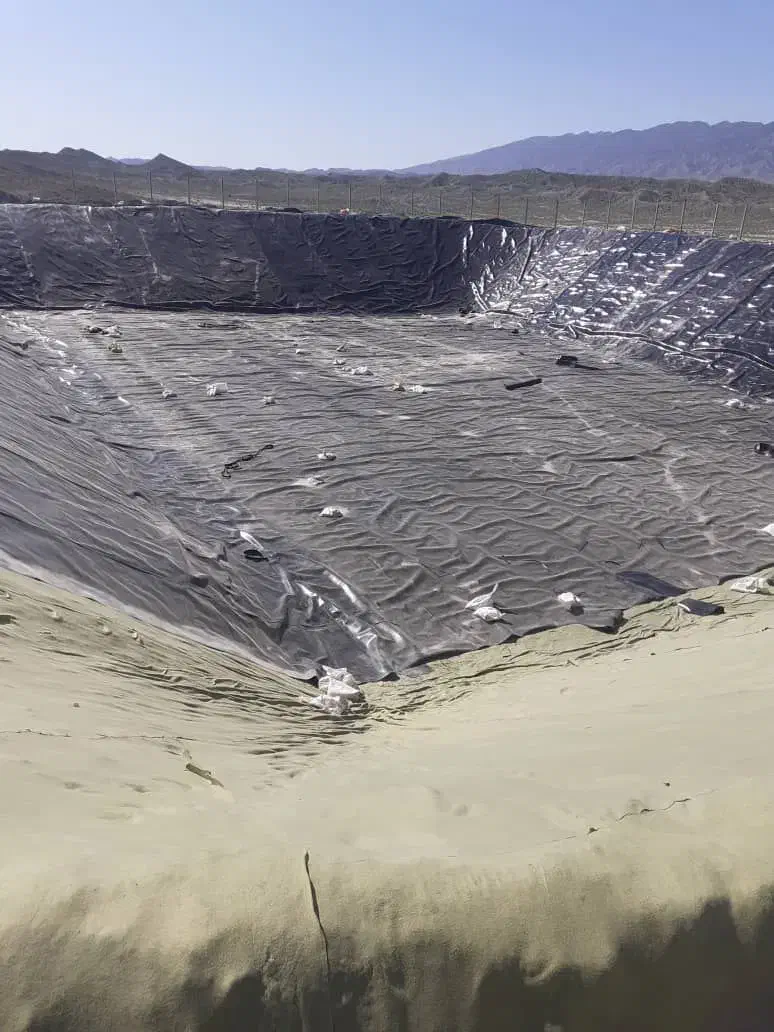 ورق ژئوممبران برای عایق کردن استخر ذخیره آب|خدمات پیشه و مهارت|ساوه, |دیوار