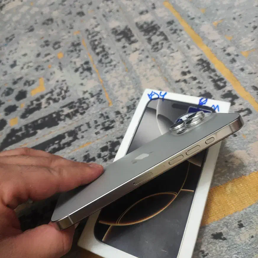 ایفون ۱۶ پرومکس ۲۵۶ درحد نو|موبایل|تهران, فرزانه|دیوار