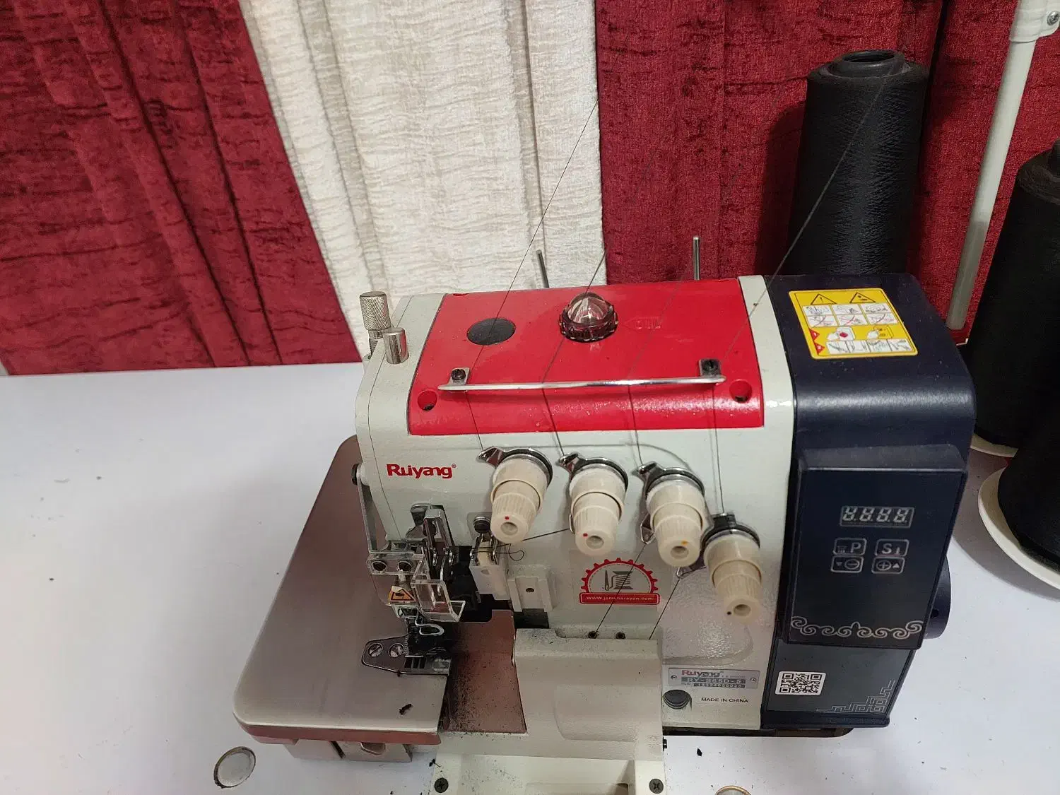 سر دوز ۵ نخ رویانگ|چرخ خیاطی و ریسندگی|رشت, یخسازی|دیوار