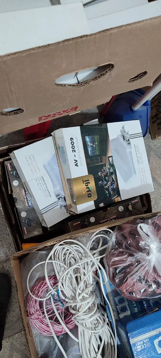 آنتن دیجیتال بوستر دار|تلویزیون و پروژکتور|رشت, یخسازی|دیوار