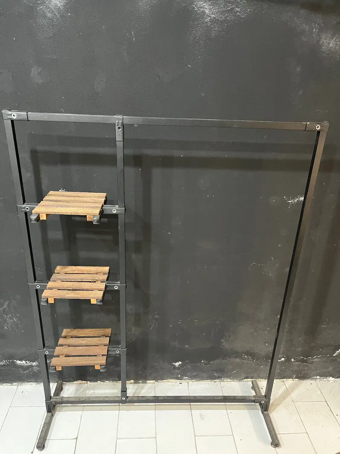 رگال لباس طبقه دار|بندرخت و رخت‌آویز|بندر انزلی, پردیس|دیوار