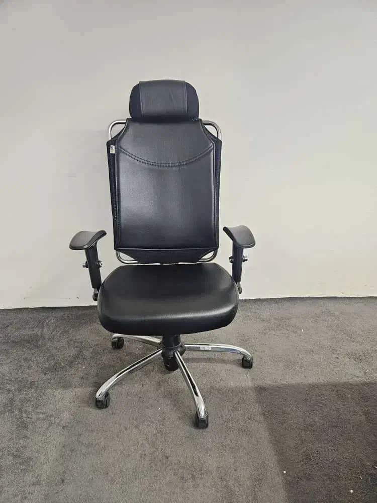 صندلی اداری مدیریتی در حد نو|مبلمان اداری|تهران, هروی|دیوار