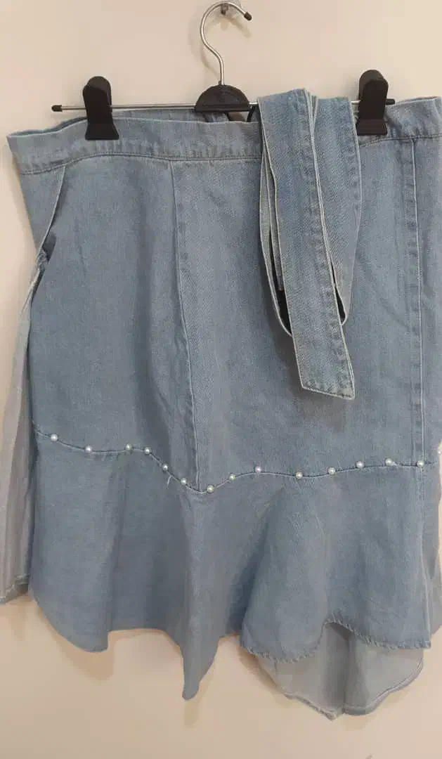 دامن لی|لباس|خمینی‌شهر, |دیوار