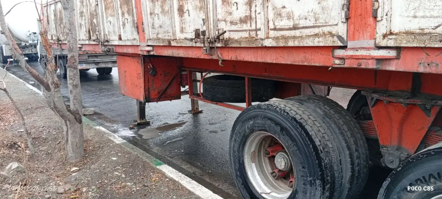 لبه دومحور|قایق و سایر وسایل نقلیه|اسلام‌شهر, باغ فیض|دیوار