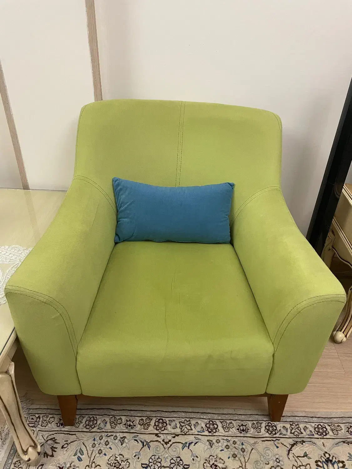 مبل راحتی نیم ست چهار نفره برند یاپراک همراه پاف|مبلمان خانگی و میز عسلی|تهران, مجیدآباد|دیوار