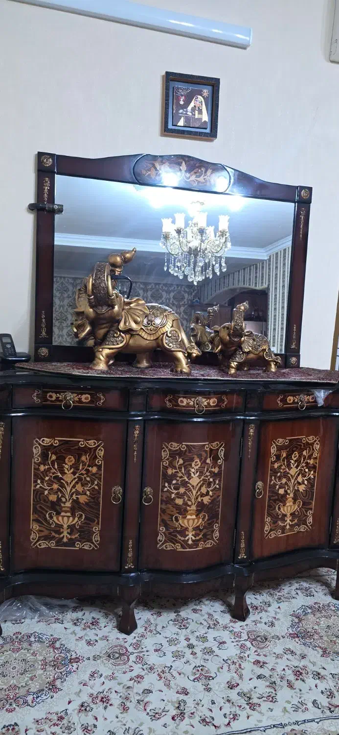 آینه و کنسول معرق با چوب گردو|بوفه، ویترین، کنسول|تهران, قیام|دیوار