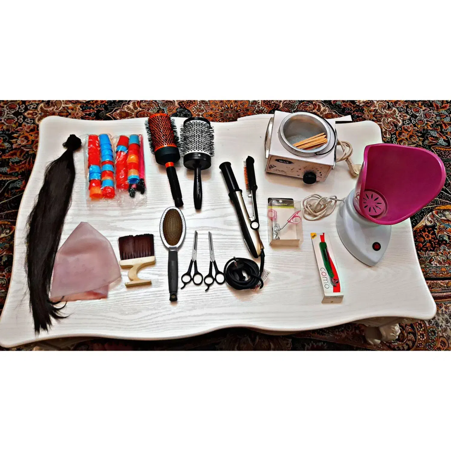 تعدادی لوازم ارایشگاه به علت جمع اوری|آرایشگاه و سالنهای زیبایی|ارومیه, |دیوار