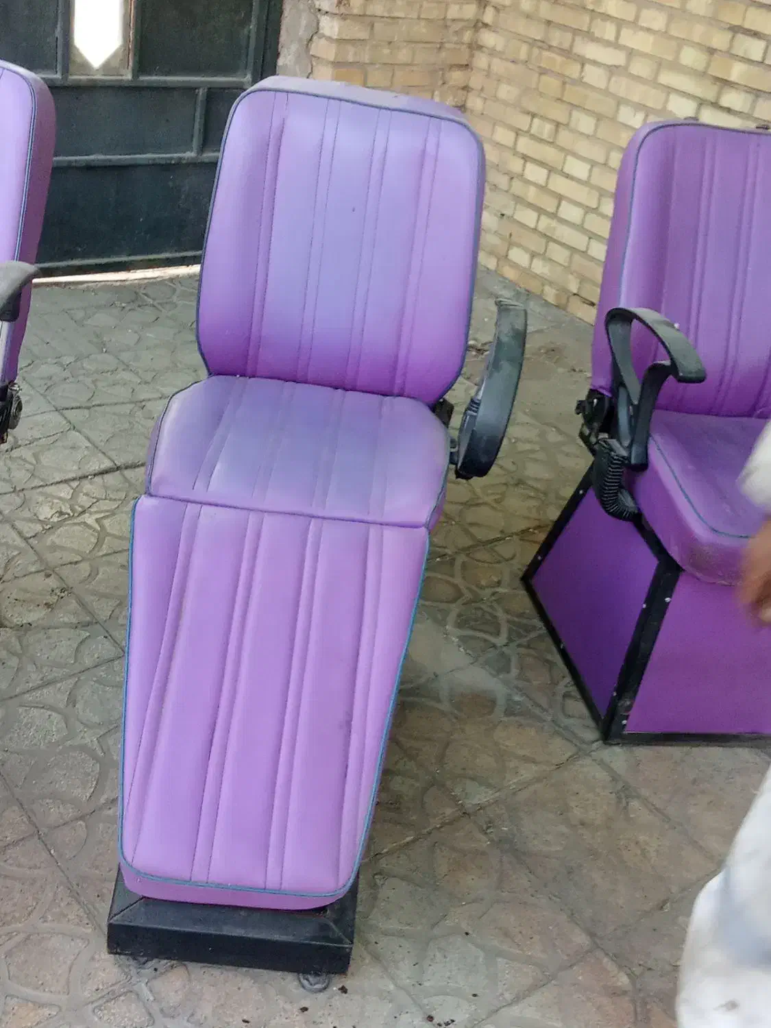 فروش سه عدد صندلی آریشگاه|آرایشگاه و سالنهای زیبایی|شیراز, احمدی جنوبی|دیوار