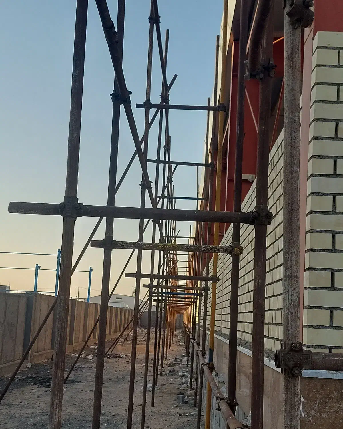 نصب داربست فلزی  امیر درقشم|خدمات پیشه و مهارت|قشم, |دیوار