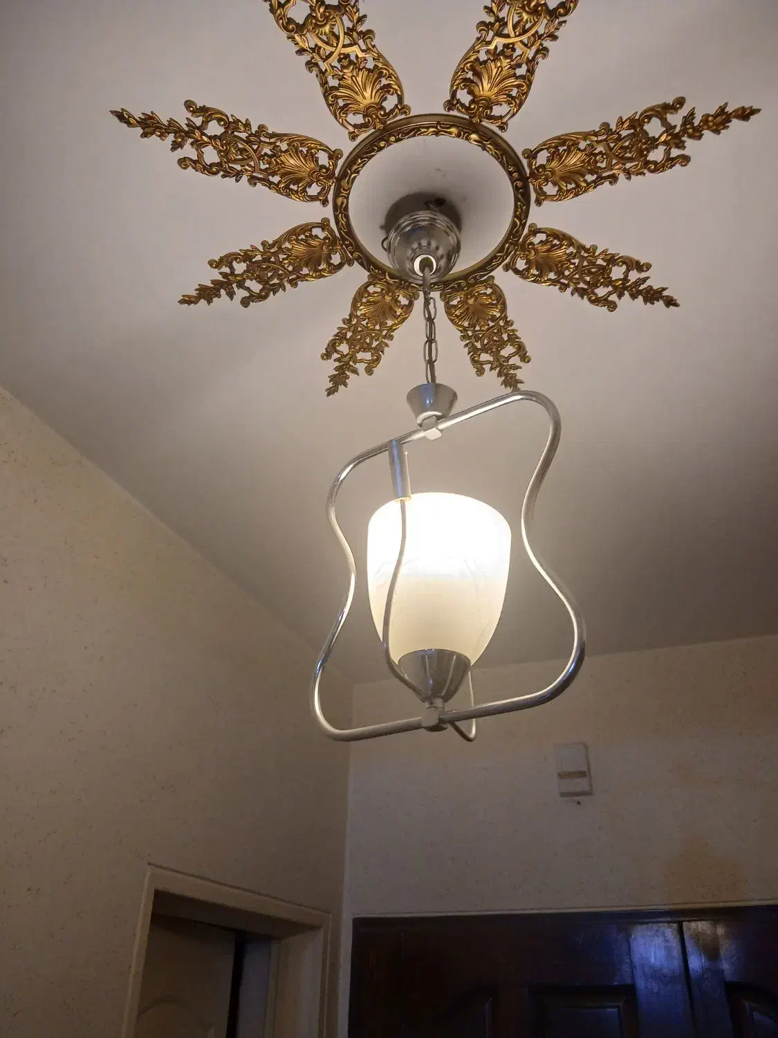 لوستر|لوستر و چراغ آویز|پرند, فاز ۰|دیوار