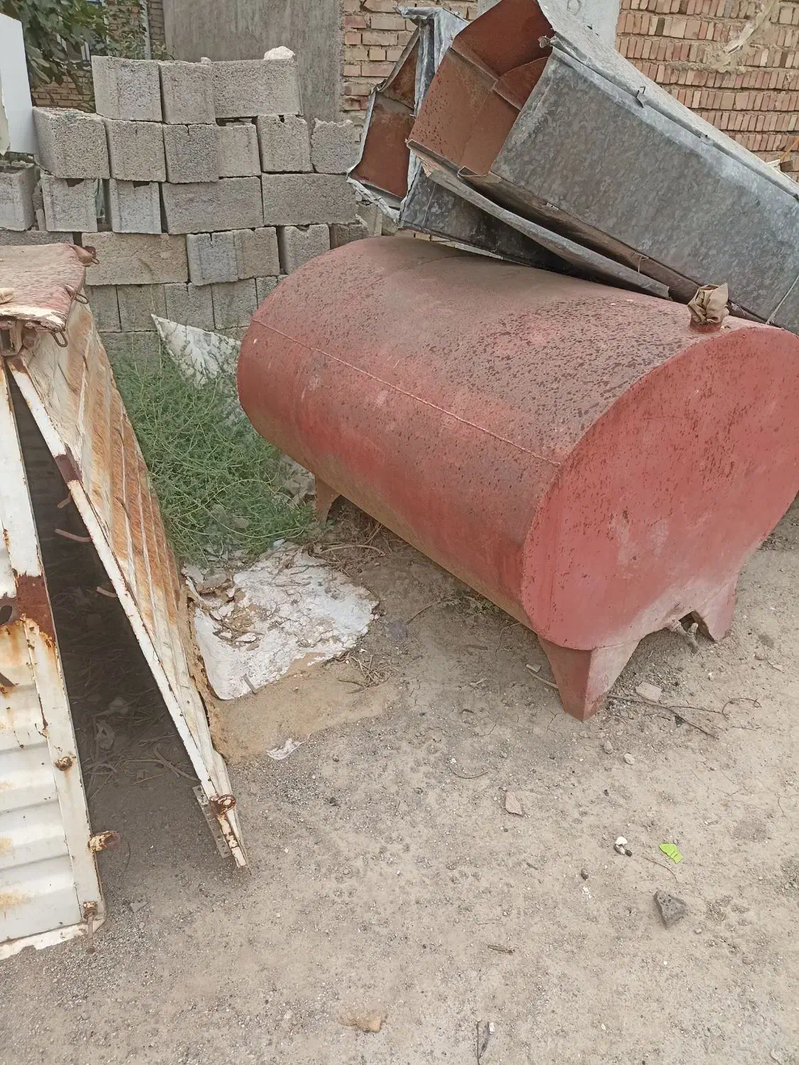 تانک|عمده‌فروشی|گنبد کاووس, |دیوار