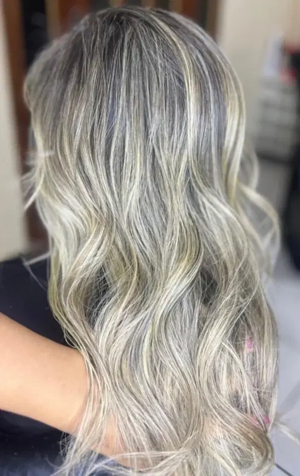 کاراموزی آرایشگررنگ و لایت و کراتین به همراه آموزش|خدمات آرایشگری و زیبایی|اصفهان, حسینآباد|دیوار