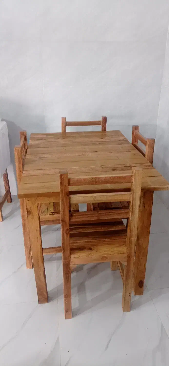 میز غذاخوری|میز و صندلی غذاخوری|قم, قلعه کامکار|دیوار