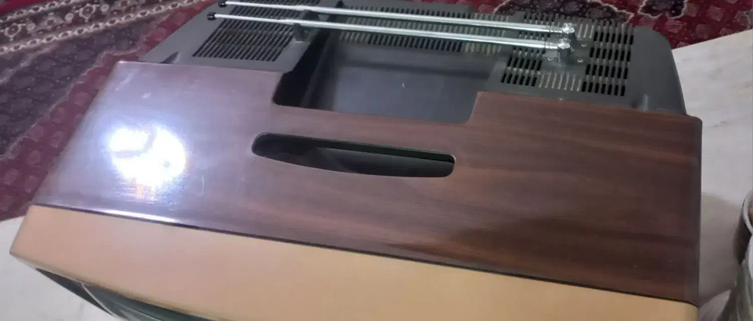 تی وی در حد نو  عتیقه تلوزیون کلکسیونی قدیمی|کلکسیون اشیاء عتیقه|سنندج, |دیوار