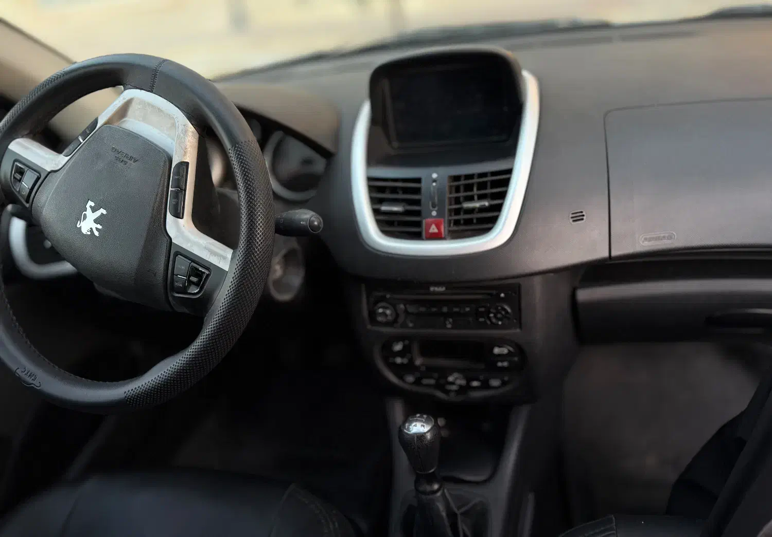 207 دنده ای سال ۹۹|خودرو سواری و وانت|فولادشهر, B4|دیوار