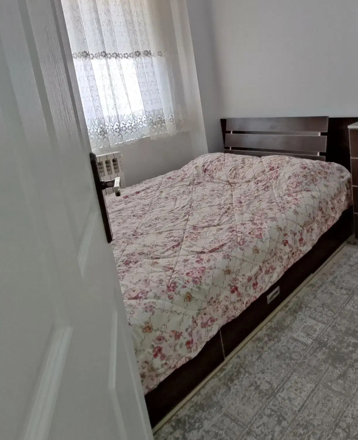 تخت دونفره به همراه کفی|تخت و سرویس خواب|پرند, فاز ۴|دیوار