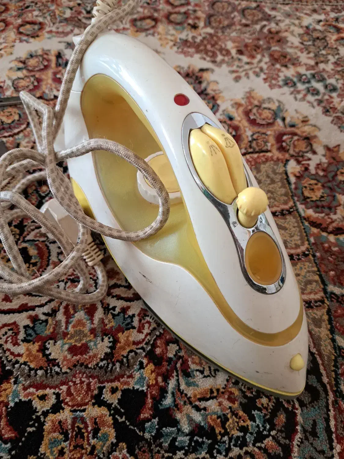 چهار عدد اتو لباس|اتو و لوازم اتو|هرسین, |دیوار